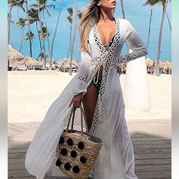 White long cover up - Picture 2 of 5